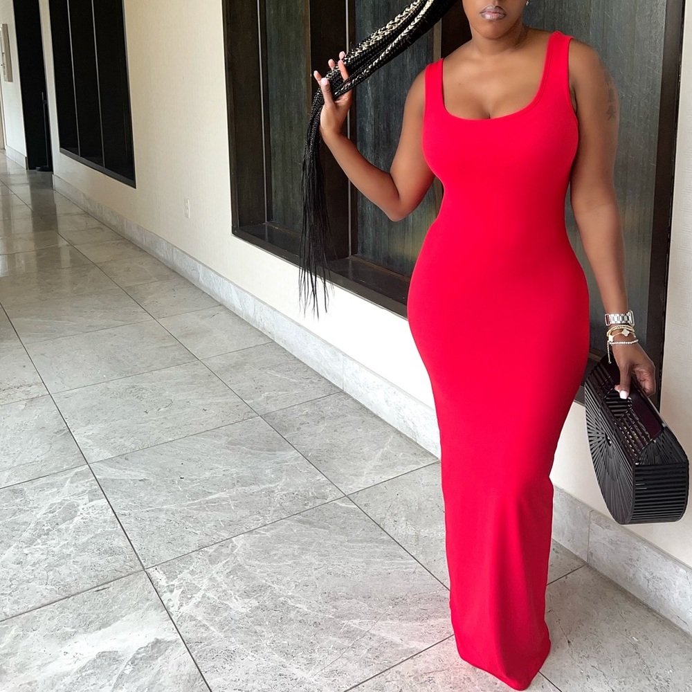 Maxi Dresses - Picture 3 of 5